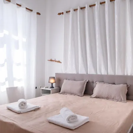 Naxos Family House In