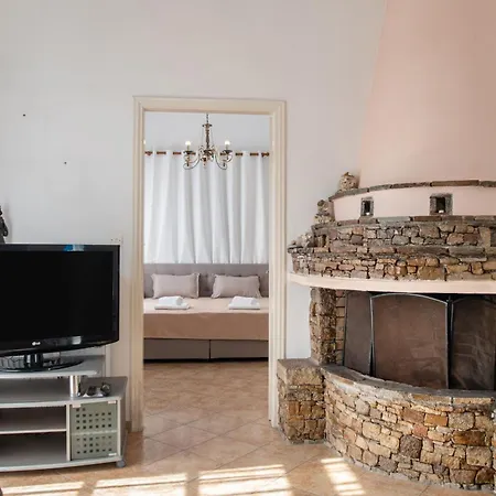 Naxos Family House In Vivlos