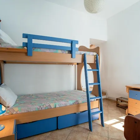 Naxos Family House In